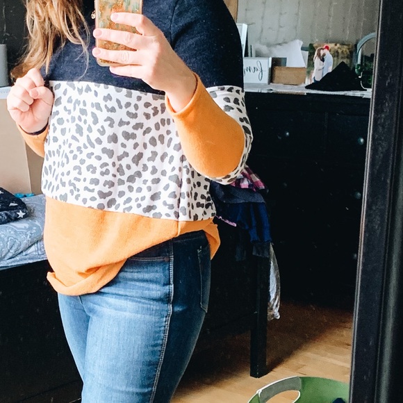 Boutique Top! Super Cute! 🥰 - Picture 4 of 4